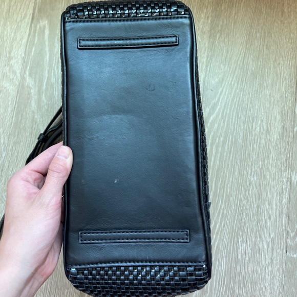 Rare Tory Burch Woven Robinson Tote - Picture 5 of 6